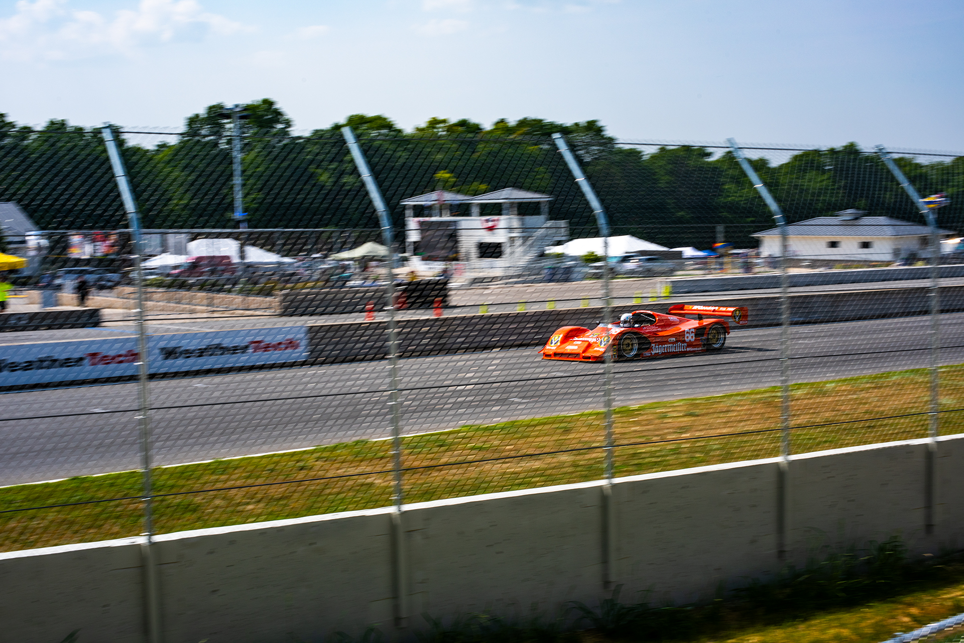 \Parting shots front straight Porsche 966